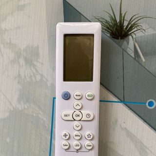 Remote máy lạnh Comfee thon dài