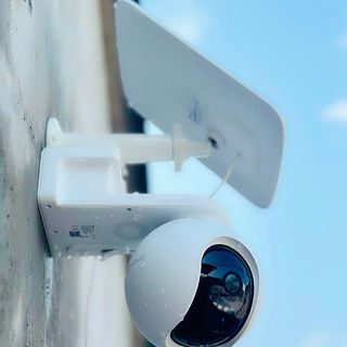 Camera Wifi EZVIZ có PIN và SOLAR CB8 2K (3MP xoay | All In One)