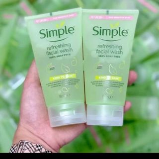 Sữa rửa mặt simple