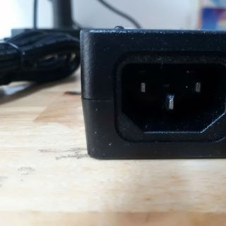 AC/DC ADAPTER 15V-6A Model DYS602-150400W
