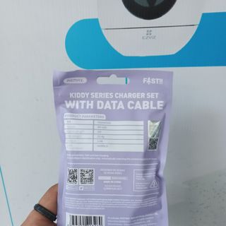Bộ Nguồn 5V-1A chui Type-C, mã REMAX RP-U95, màu trắng, có bao bì, dây dài 1 mét