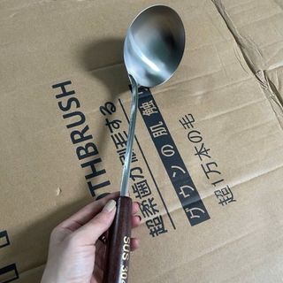 Muỗng (vá) múc canh, cán cầm tay bằng gỗ