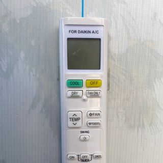 Remote Máy Lạnh DAIKIN ML61 ốm dài (thường)