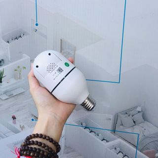 Camera Wi-Fi BÓNG ĐÈN YOOSEE cổ điển 1 mắt, chui E27, có màu ban đêm