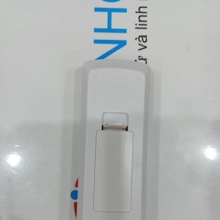 Remote Máy Lạnh DAIKIN ML65 - Nút xanh lơ
