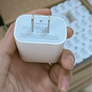 Củ sạc nhanh IPhone 20W Chân Dẹp Zin Linh Kiện Full Box ra chuẩn 12W