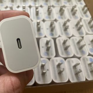 Củ sạc nhanh IPhone 20W Chân Dẹp Zin Linh Kiện Full Box ra chuẩn 12W