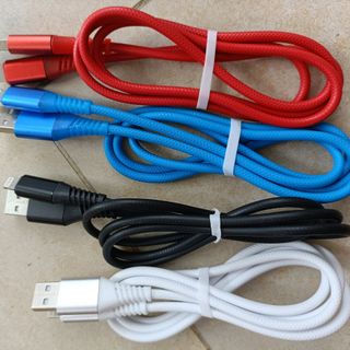 Cáp sạc bọc nhựa chống đứt 2.5A Dài 1m Chân IPhone