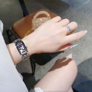 ĐỒNG HỒ NỮ THỜI TRANG  HOT TREND FENZI DÂY LẮC VUÔNG MINI