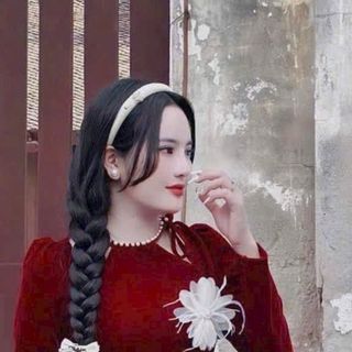 áo dài đỏ cách tân cổ yếm đính cườm xinh xắn ..