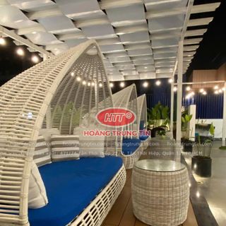 Giường tắm nắng mây nhựa ngoài trời có mái vòm