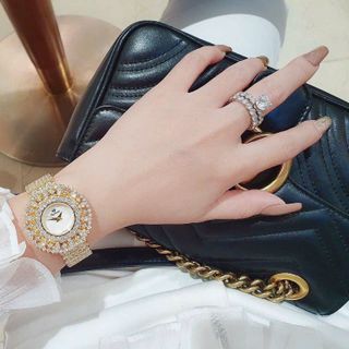 ĐỒNG HỒ NỮ CHÍNH HÃNG MỚI NHẤT FUNMEI F2030 FULL ĐÁ PHA LÊ ĐI KÈM TEM KÍCH HOẠT ĐIỆN TỬ