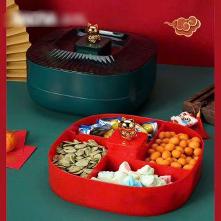 Khay mứt 2 tầng 4 ngăn hình mèo thần tài sang trọng