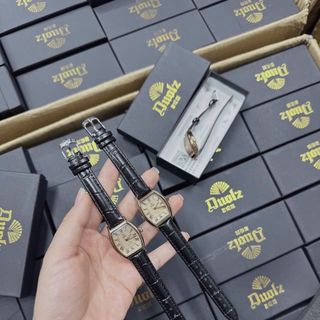 Đồng hồ hộp đen