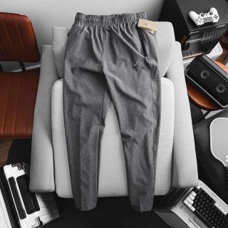 Suông chất gió hãng dày mát, trơn láng, co giãn 4 chiều, 3 túi khoá kéo Logo thêu 2 màu Size : m l xl 2xl 3xl /12221/8c 4 màu/ ri 32c