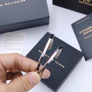 CUFF D.W CAO CẤP V1