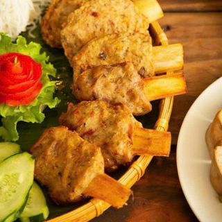 Chả mực cuộn mía ớt xiêm xanh vỉ 10 cuộn