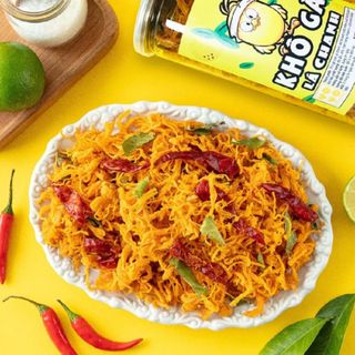 Khô gà lá chanh loại 1 hủ PET 930ml (300g) Đậm đà hương vị