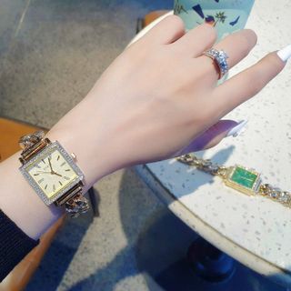 ĐỒNG HỒ NỮ THỜI TRANG HOT TREND GUE S XÍCH MẶT VUÔNG VIỀN HỘT