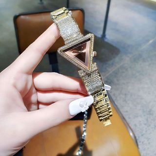 ĐỒNG HỒ NỮ THỜI TRANG HOT TREND GUE S MẶT TAM GIÁC VIỀN HỘT