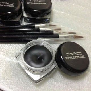❤ Gel kẻ mắt MAC.