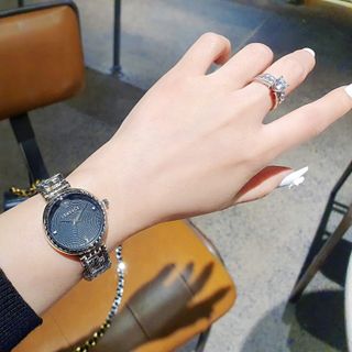 ĐỒNG HỒ NỮ THỜI TRANG HOT TREND VERS DÂY LẮC