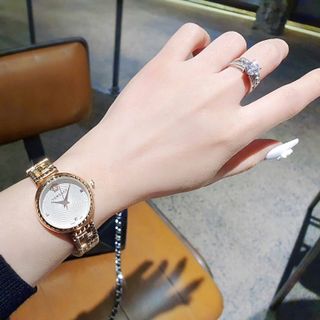 ĐỒNG HỒ NỮ THỜI TRANG HOT TREND VERS DÂY LẮC