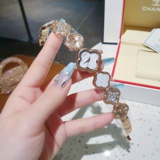 ĐỒNG HỒ NỮ THỜI TRANG HOT TREND VAN CL DÂY LẮC CỎ 4 LÁ