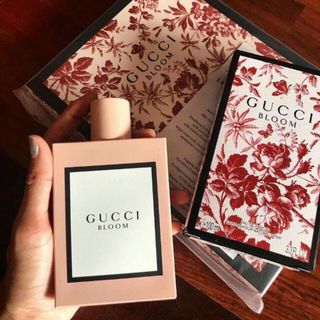 Nước Hoa GucciBloom Eau De Parfum Vaporisateur Natural Spray ( màu hồng) - 100ml