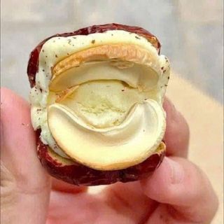 🍎 TÁO ĐỎ KẸP SỮA LẠC ĐÀ HẠT ĐIỀU 500G – MÓN ĂN VẶT BÉO BÙI, CÀNG ĂN CÀNG CUỐN!