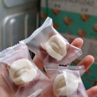 🍎 TÁO ĐỎ KẸP SỮA LẠC ĐÀ HẠT ĐIỀU 500G – MÓN ĂN VẶT BÉO BÙI, CÀNG ĂN CÀNG CUỐN!
