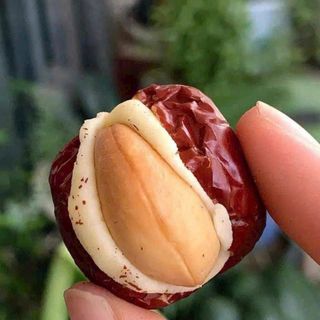 🍎 TÁO ĐỎ KẸP SỮA LẠC ĐÀ HẠT ĐIỀU 500G – MÓN ĂN VẶT BÉO BÙI, CÀNG ĂN CÀNG CUỐN!