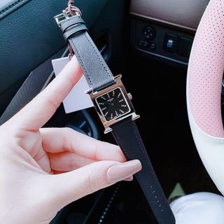 ĐỒNG HỒ NỮ CAO CẤP MỚI NHẤT HEMES DÂY DA MẶT TIA NIỀNG TRƠN BẠC