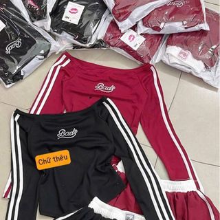 SET ÁO BẸT VAI KÈM QUẦN BÍ CHẠY SỌC ĐÍNH LOGO - LÊ PHƯƠNG BOUTIQUE