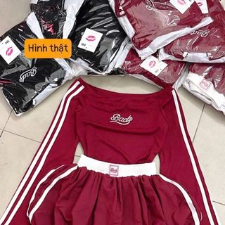 SET ÁO BẸT VAI KÈM QUẦN BÍ CHẠY SỌC ĐÍNH LOGO - LÊ PHƯƠNG BOUTIQUE