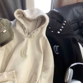 Áo hoodie thêu chữ D ngược, tay phồng, chấtnỉ bông dày mịn