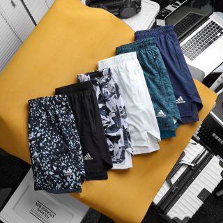 Short das xi giãn runing 2 lớp. Lớp lưới bên trong mềm thoáng mát, co giãn 4c, 2 túi khoá kéo. Phụ liệu hãng Size : m l xl 2xl /2222/8c 6 màu