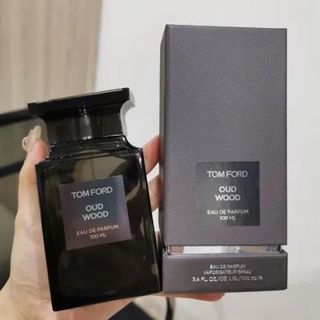 Nước hoa nam To.m Fo.rd Oud Wood EDP 100ml - Hương gỗ trầm ấm lịch lãm bí ẩn