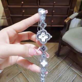 ĐỒNG HỒ NỮ CHÍNH HÃNG SCOTI DÂY LẮC CỎ 4 LÁ