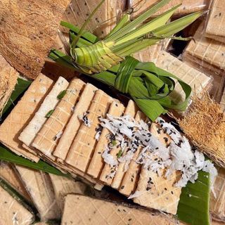 BÁNH MÈ RỤM NGON KHÔNG TƯỞNG, DỪA THƠM LỪNG 500G - WINNIE HOUSE