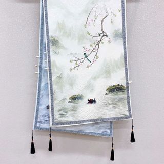 Khăn lụa Hàn Châu có tua khuy cài