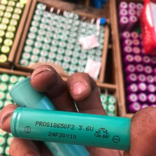 Sỉ ( HỘP 1550K LH ) 100 cell 18650 PROS 3.7V dung lượng 2000mah 10C
