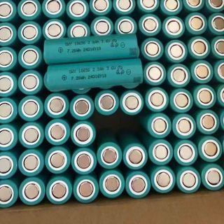 Sỉ ( HỘP 1550K LH ) 100 cell 18650 PROS 3.7V dung lượng 2000mah 10C