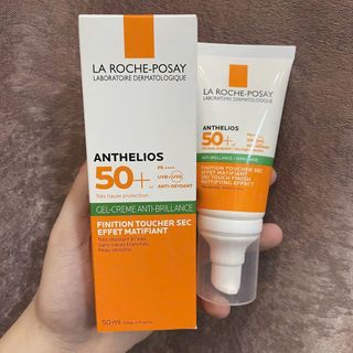 Kem chống nắng giảm bóng nhờn La Roche-Posay Anthelios 50+ bảo vệ da trước tác hại của tia UVA/UVB (50ml)