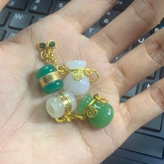 charm mix vòng trầm đủ đủ mẫu. Có thể mix lộn xộn.