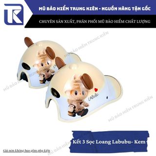 Nón bảo hiểm lưỡi trai 3 Sọc tem Labubu có khoét lỗ sau cột tóc cao cấp , mũ bảo hiểm Labubu form lưỡi trai ôm đầu cho nữ