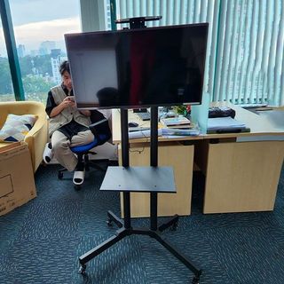 Khung treo Tivi di động MK70 (32"-65")