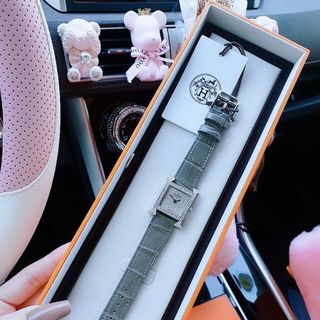 ĐỒNG HỒ NỮ CAO CẤP MỚI NHẤT HEMES DÂY DA MẶT ĐÍNH FULL ĐÁ BẠC