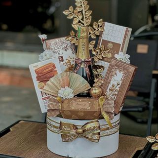 Giỏ Quà Tết Xinh Đẹp Ba Màu Rực Rỡ