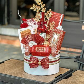 Giỏ Quà Tết Xinh Đẹp Ba Màu Rực Rỡ